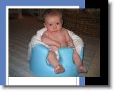 jake in the bumbo * 2592 x 1944 * (1.32MB)